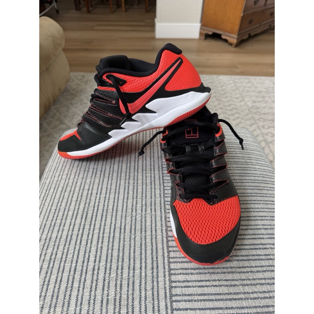 Nike Air Zoom Vapor X HC Federer Tennis Shoes Mens 10 Solar Red AA8030-006